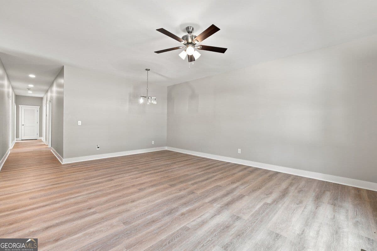 3 bedroom, 2 bathroom, 1,300 sq ft single family residence for sale at 505 Burnett Ferry Road, Rome, GA 30165 — photo 4