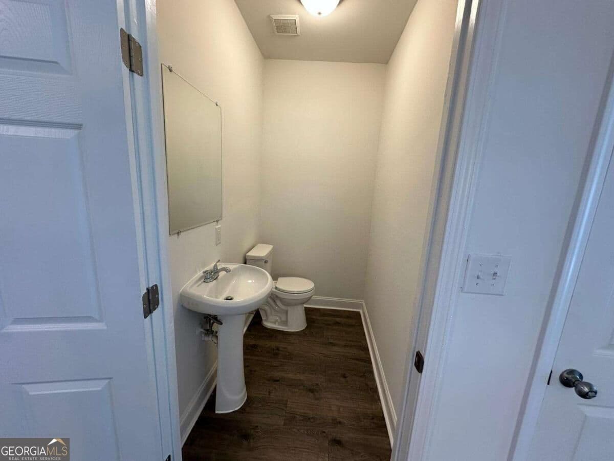 4 bedroom, 3.5 bathroom townhouse for sale at 2417 Perry Boulevard 1, Atlanta, GA 30318 — photo 6