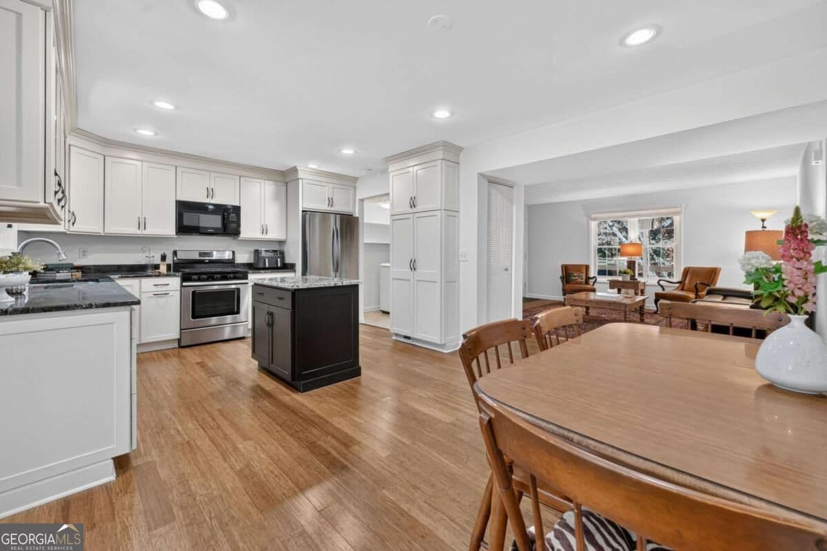 2 bedroom, 2 bathroom, 1,245 sq ft single family residence for sale at 3825 Lavista Road M1, Tucker, GA 30084 — photo 8