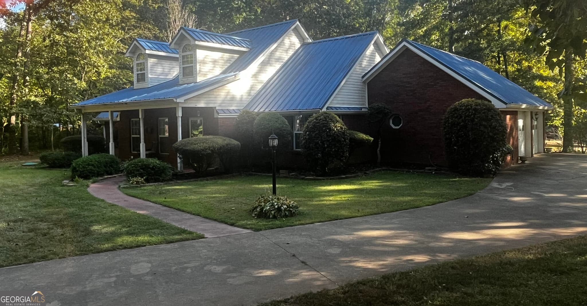 3 bedroom, 2 bathroom, 2,344 sq ft single family residence for sale at 1034 COUNTY ROAD 520, Five Points, AL 36855 — photo 4