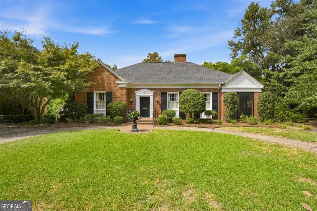 4 bedroom, 2 bathroom, 2,630 sq ft single family residence for sale at 2688 Stanislaus Circle, Macon, GA 31204