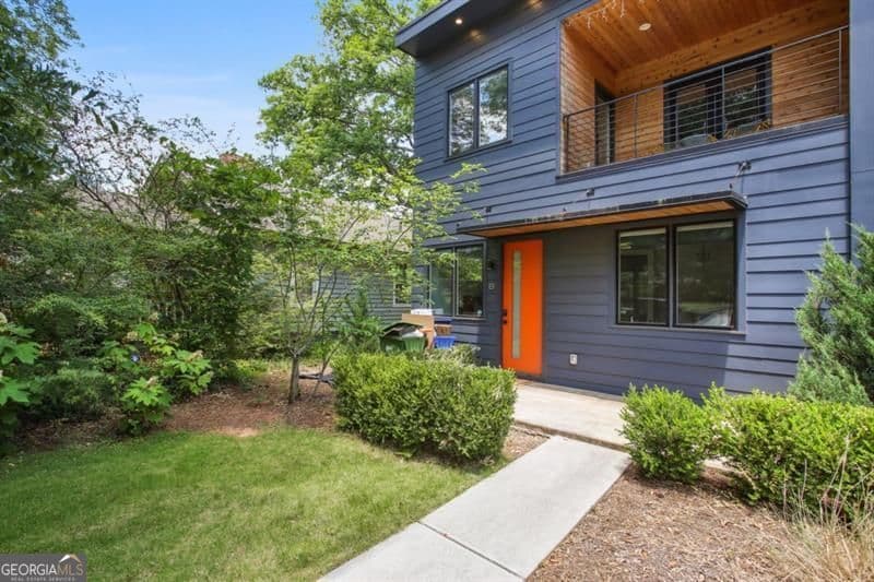 4 bedroom, 3 bathroom, 2,376 sq ft townhouse for rent at 129 Holiday Avenue UNIT #B, Atlanta, GA 30307 for $5,500 a month — photo 2