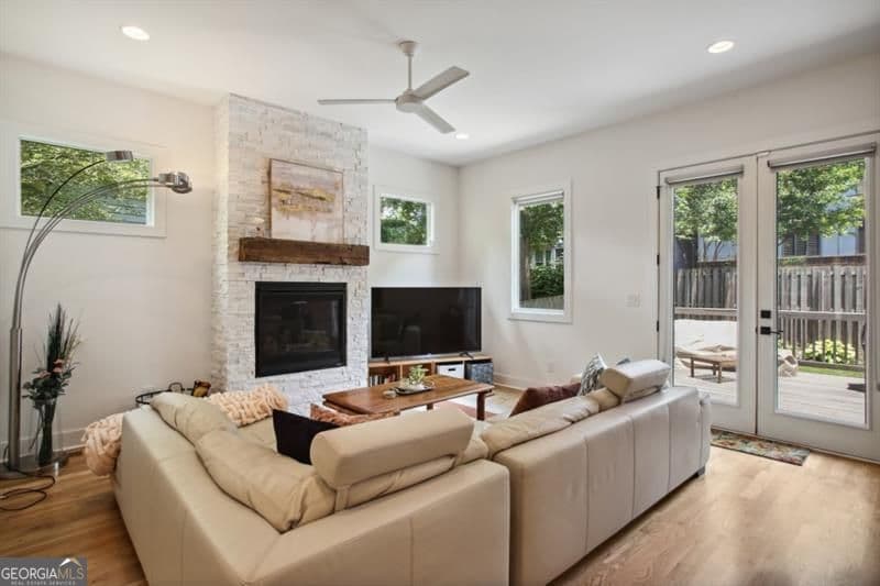 4 bedroom, 3 bathroom, 2,376 sq ft townhouse for rent at 129 Holiday Avenue UNIT #B, Atlanta, GA 30307 for $5,500 a month — photo 10
