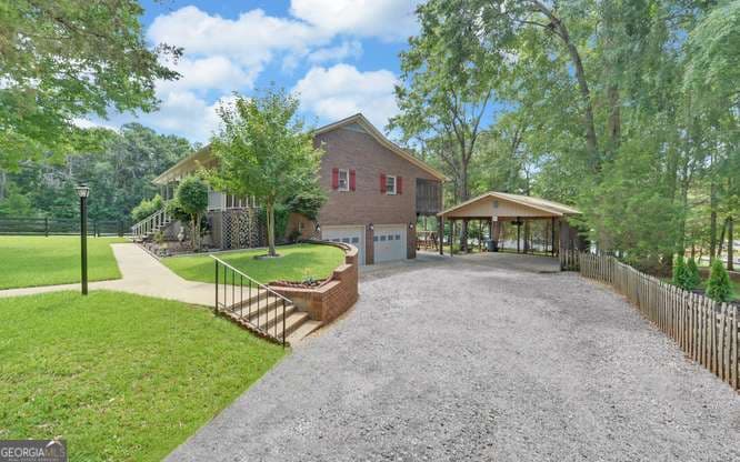 3 bedroom, 3 bathroom, 3,200 sq ft single family residence under contract at 246 Harvey Lane, Lavonia, GA 30553 — photo 4