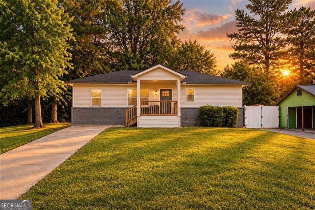 3 bedroom, 2 bathroom, 1,150 sq ft single family residence for rent at 1639 Bridgeport Drive, Atlanta, GA 30318 for $2,550 a month — photo 1 of 28