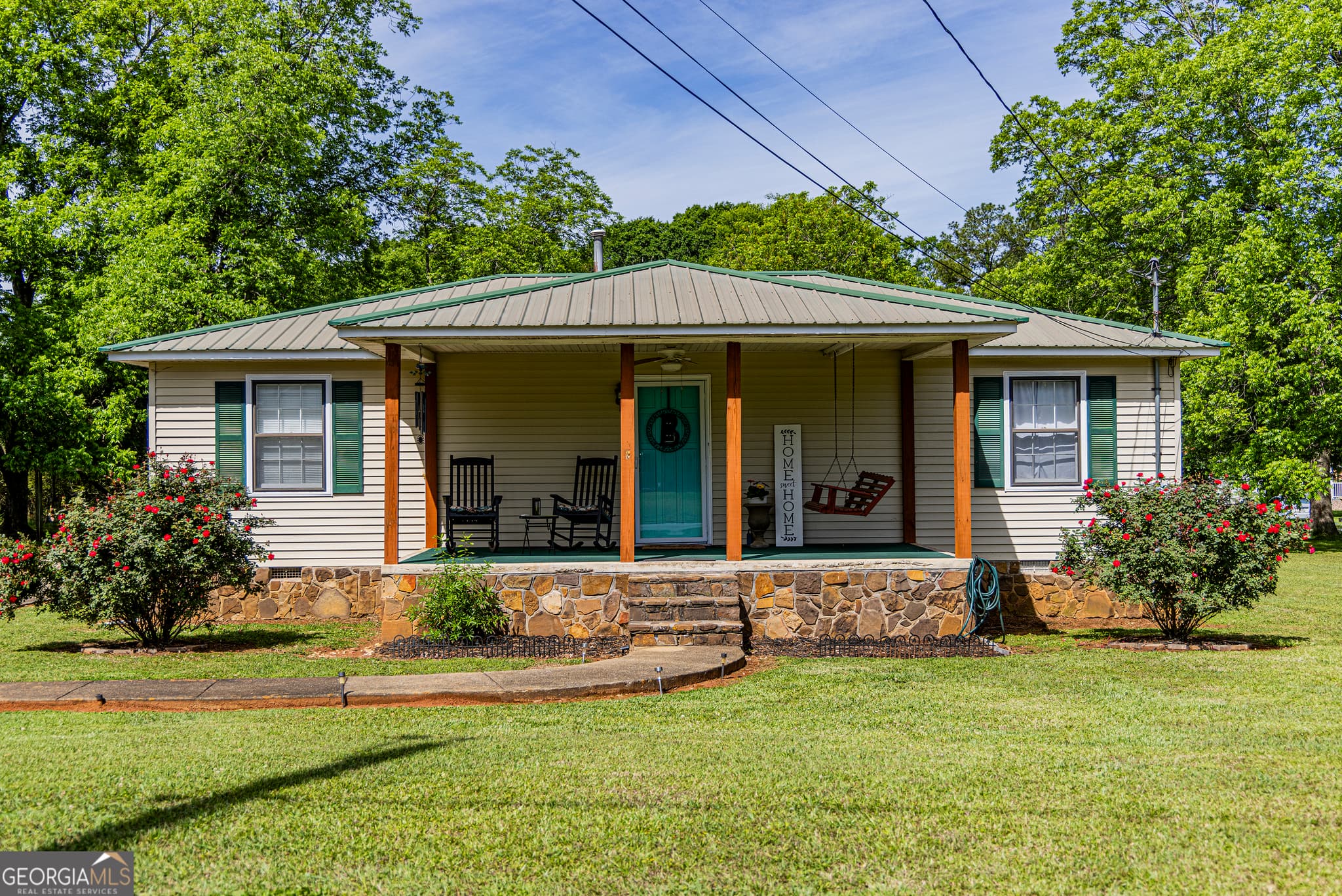 2 bedroom, 1 bathroom, 1,134 sq ft single family residence sold at 419 Pine Street, Cedartown, GA 30125