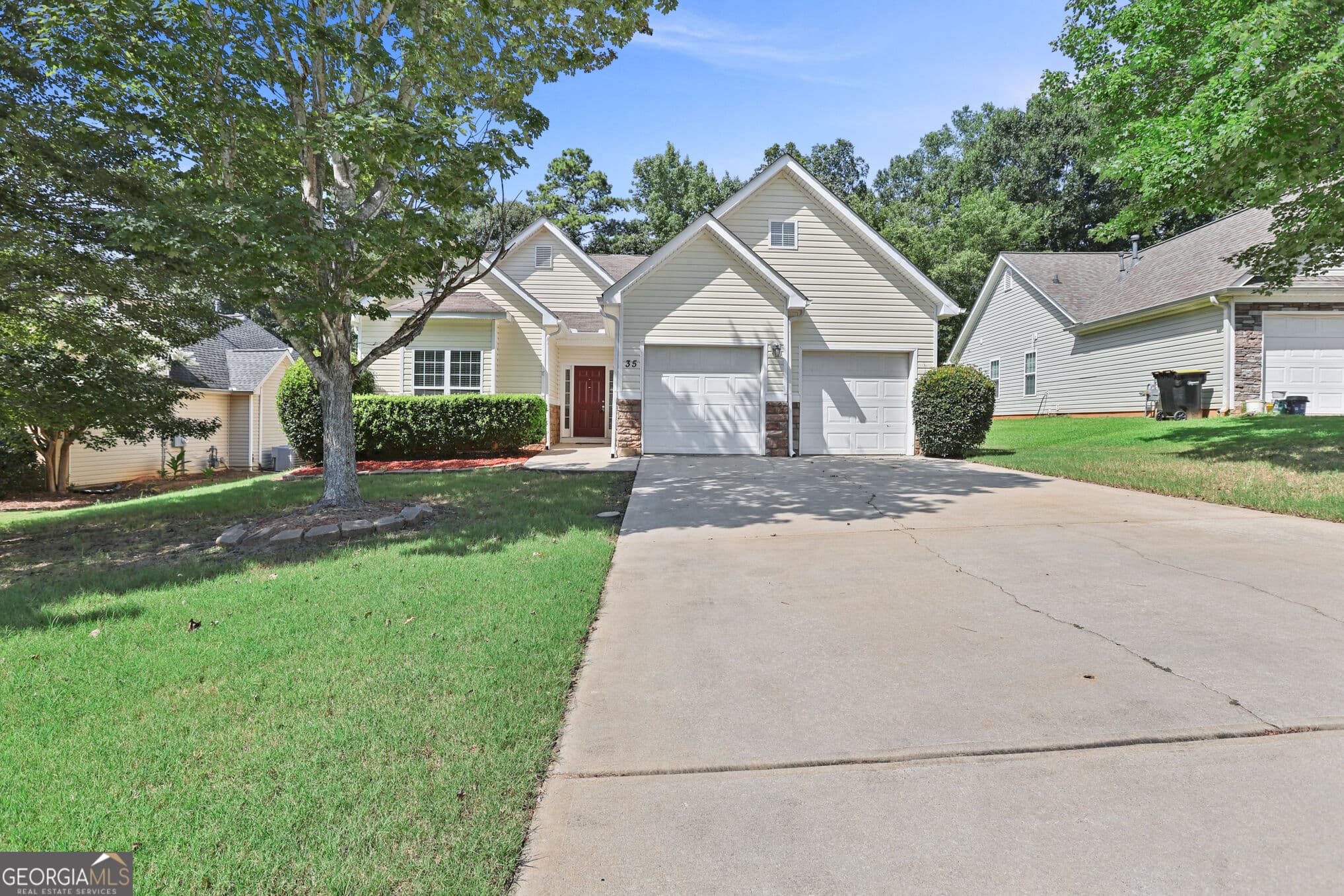 3 bedroom, 2 bathroom, 1,396 sq ft single family residence for rent at 35 Bedford Park Drive, Newnan, GA 30263 for $2,100 a month — photo 2