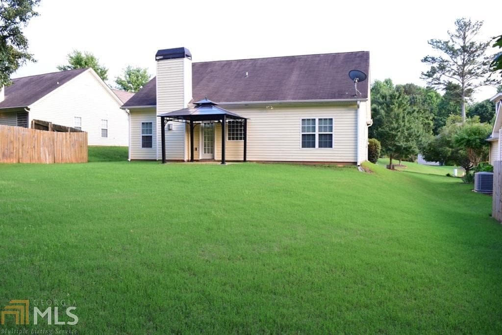 3 bedroom, 2 bathroom, 1,396 sq ft single family residence for rent at 35 Bedford Park Drive, Newnan, GA 30263 for $2,100 a month — photo 9
