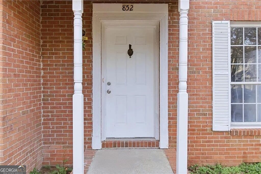 2 bedroom, 2.5 bathroom, 1,238 sq ft townhouse for rent at 852 Glynn Oaks Drive 4, Clarkston, GA 30021 for $1,700 a month — photo 2