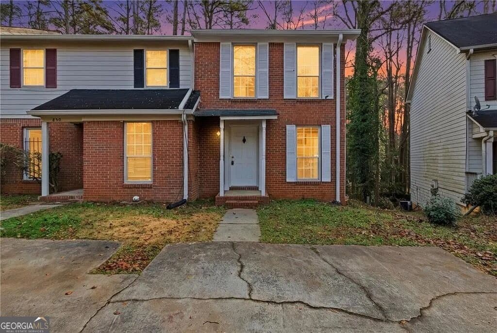2 bedroom, 2.5 bathroom, 1,238 sq ft townhouse for rent at 852 Glynn Oaks Drive 4, Clarkston, GA 30021 for $1,700 a month — photo 1 of 32