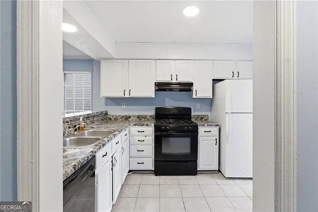 2 bedroom, 2.5 bathroom, 1,238 sq ft townhouse for rent at 852 Glynn Oaks Drive 4, Clarkston, GA 30021 for $1,700 a month — photo 5