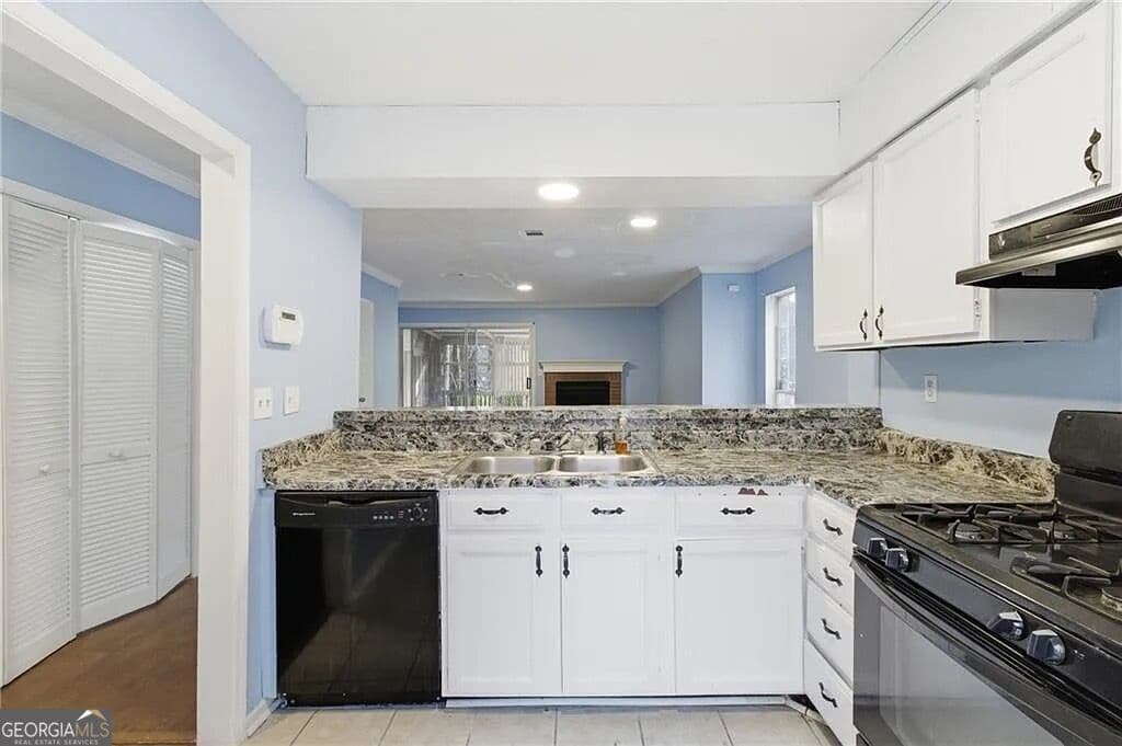 2 bedroom, 2.5 bathroom, 1,238 sq ft townhouse for rent at 852 Glynn Oaks Drive 4, Clarkston, GA 30021 for $1,700 a month — photo 4