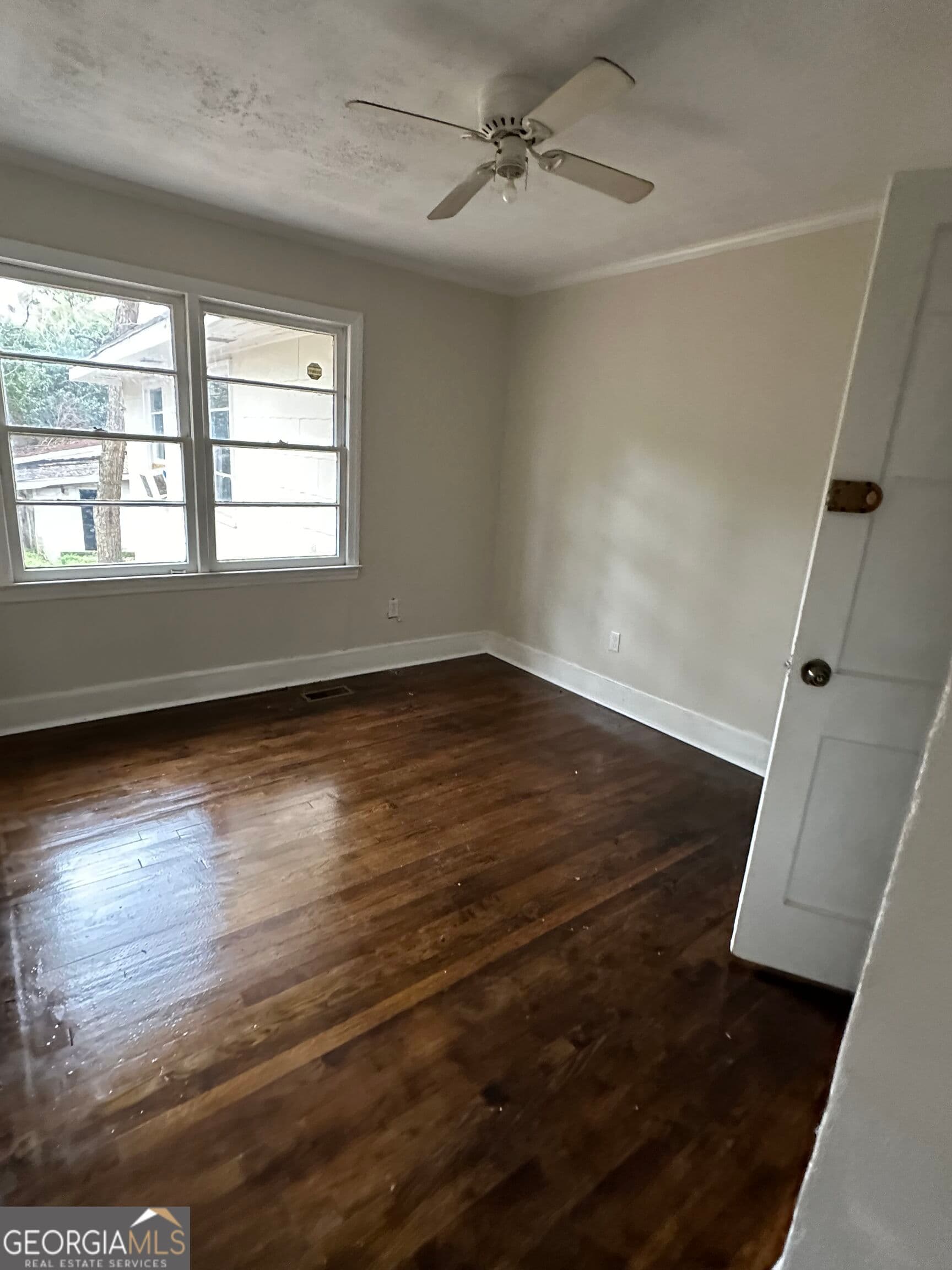 4 bedroom, 1 bathroom, 1,270 sq ft single family residence for sale at 3349 Pio Nono Circle, Macon, GA 31206 — photo 3