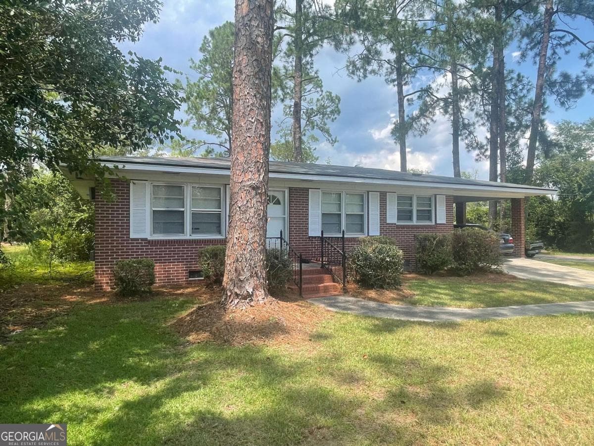 2 bedroom, 2 bathroom, 1,109 sq ft single family residence for sale at 27 E Bruce Street, Mcrae-Helena, GA 31055 — photo 2