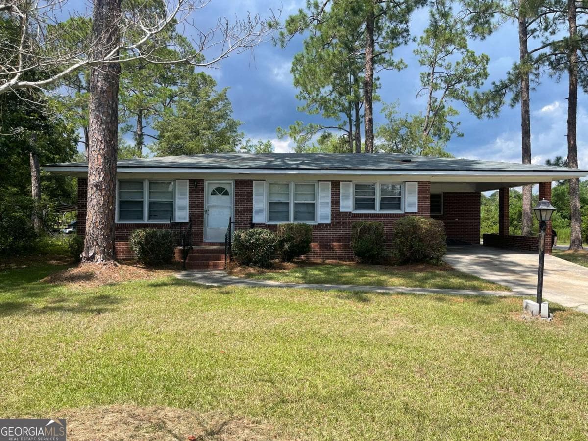 2 bedroom, 2 bathroom, 1,109 sq ft single family residence for sale at 27 E Bruce Street, Mcrae-Helena, GA 31055 — photo 3