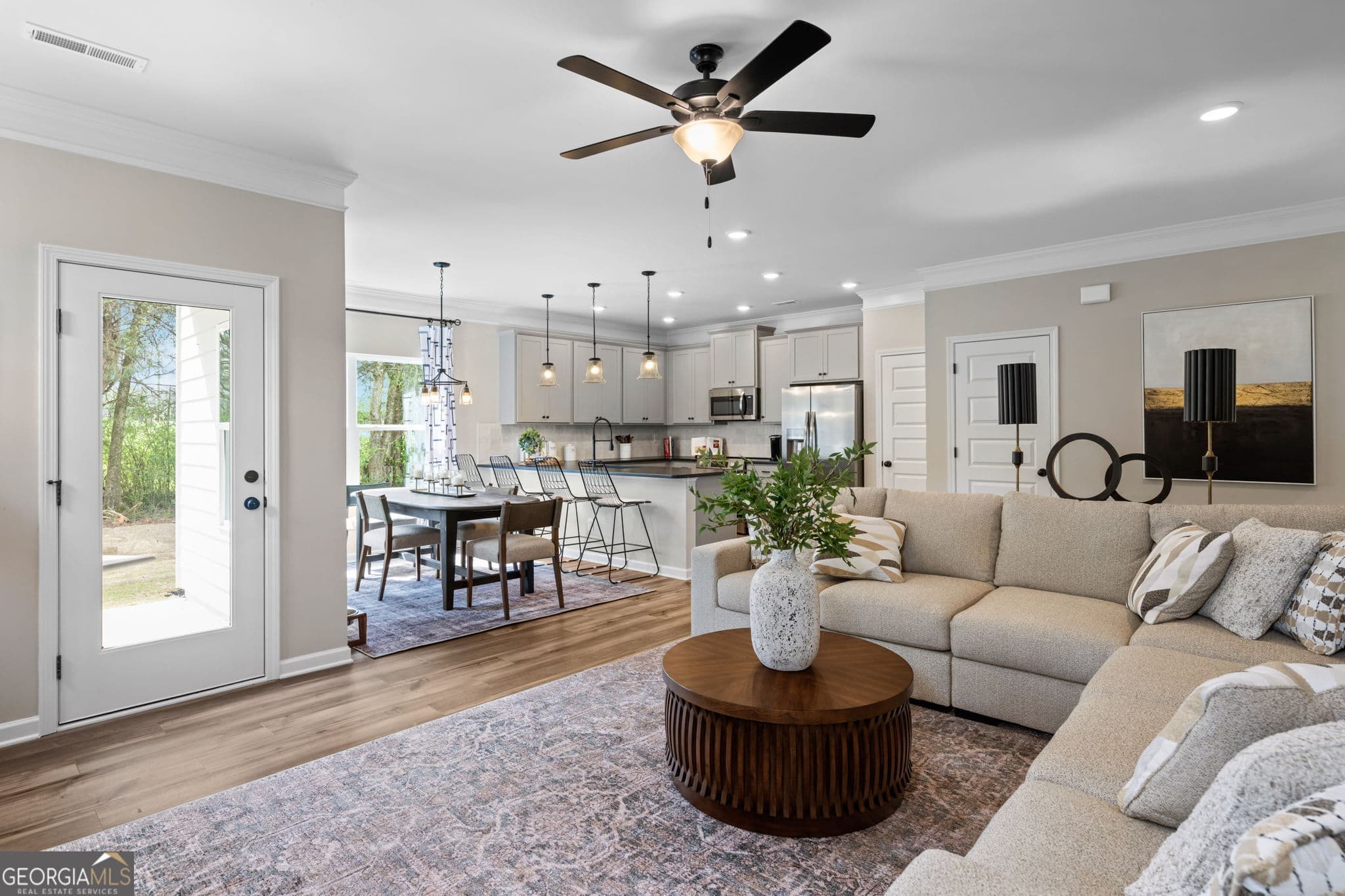 3 bedroom, 2.5 bathroom, 1,909 sq ft single family residence under contract at 297 Artimis Drive, Dalton, GA 30721 — photo 3