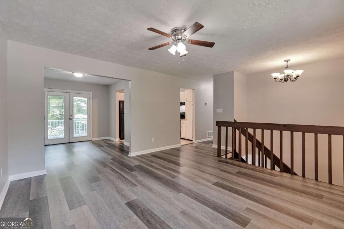 6 bedroom, 3 bathroom, 2,734 sq ft single family residence for sale at 5322 Scarbrough Round, Stone Mountain, GA 30088 — photo 5