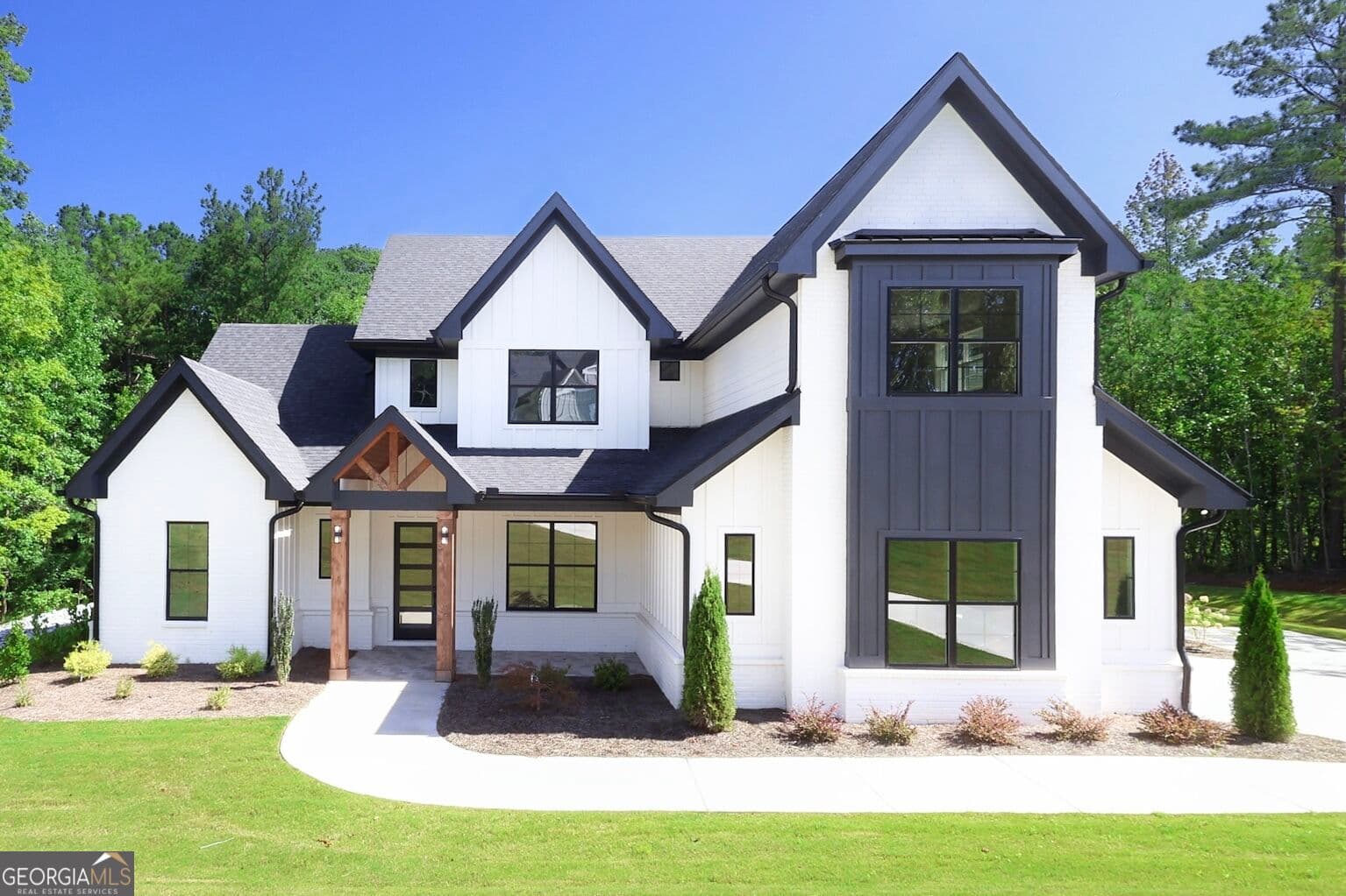 4 bedroom, 4.5 bathroom, 3,559 sq ft single family residence for sale at 121 Forest Berry Court, Newnan, GA 30265 — photo 3