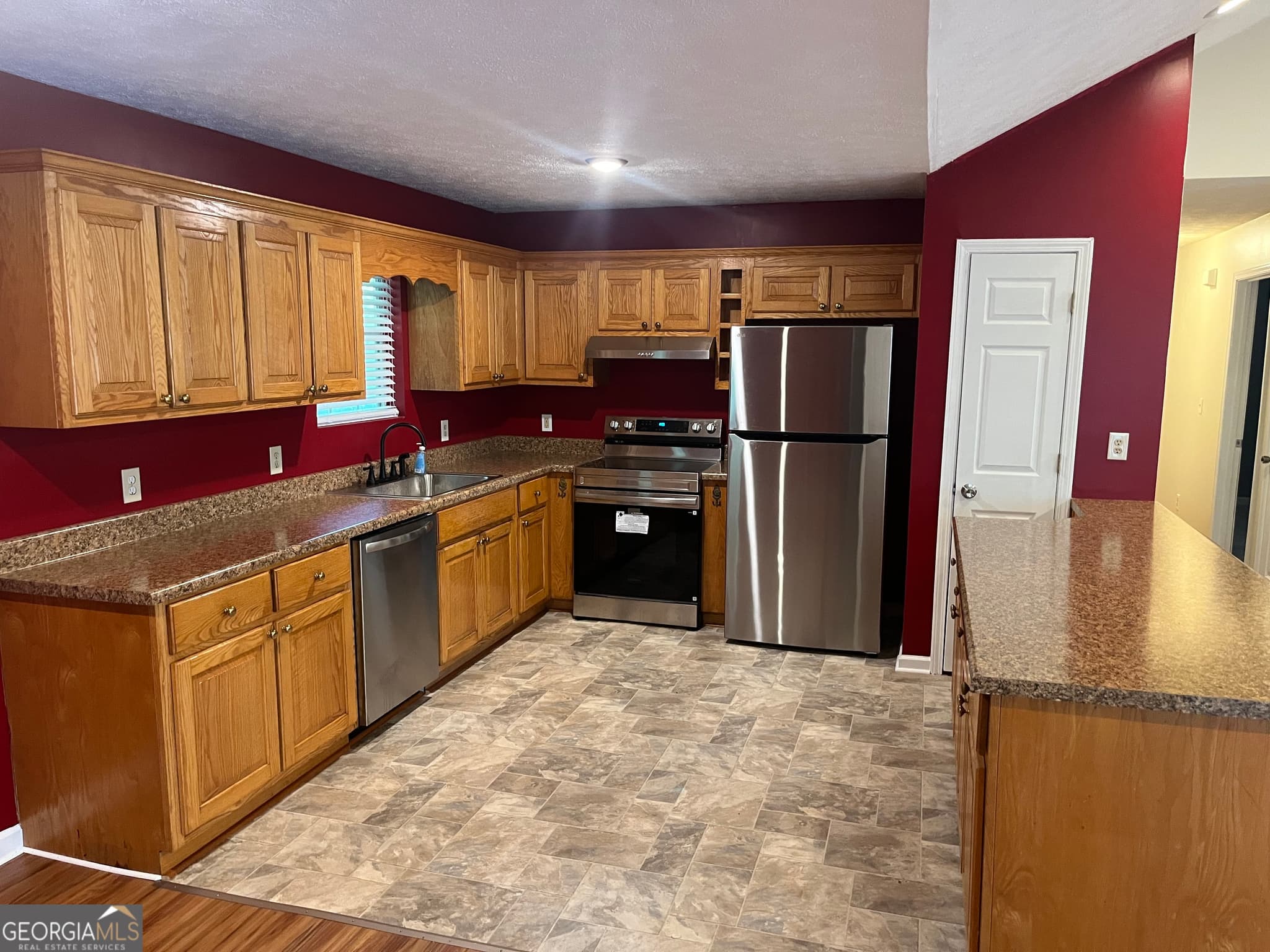 3 bedroom, 2 bathroom, 2,960 sq ft single family residence for sale at 193 Glory Lane, Mount Airy, GA 30563 — photo 6