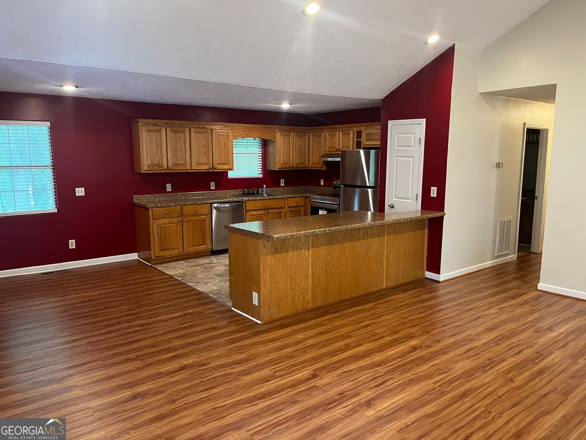 3 bedroom, 2 bathroom, 2,960 sq ft single family residence for sale at 193 Glory Lane, Mount Airy, GA 30563 — photo 4