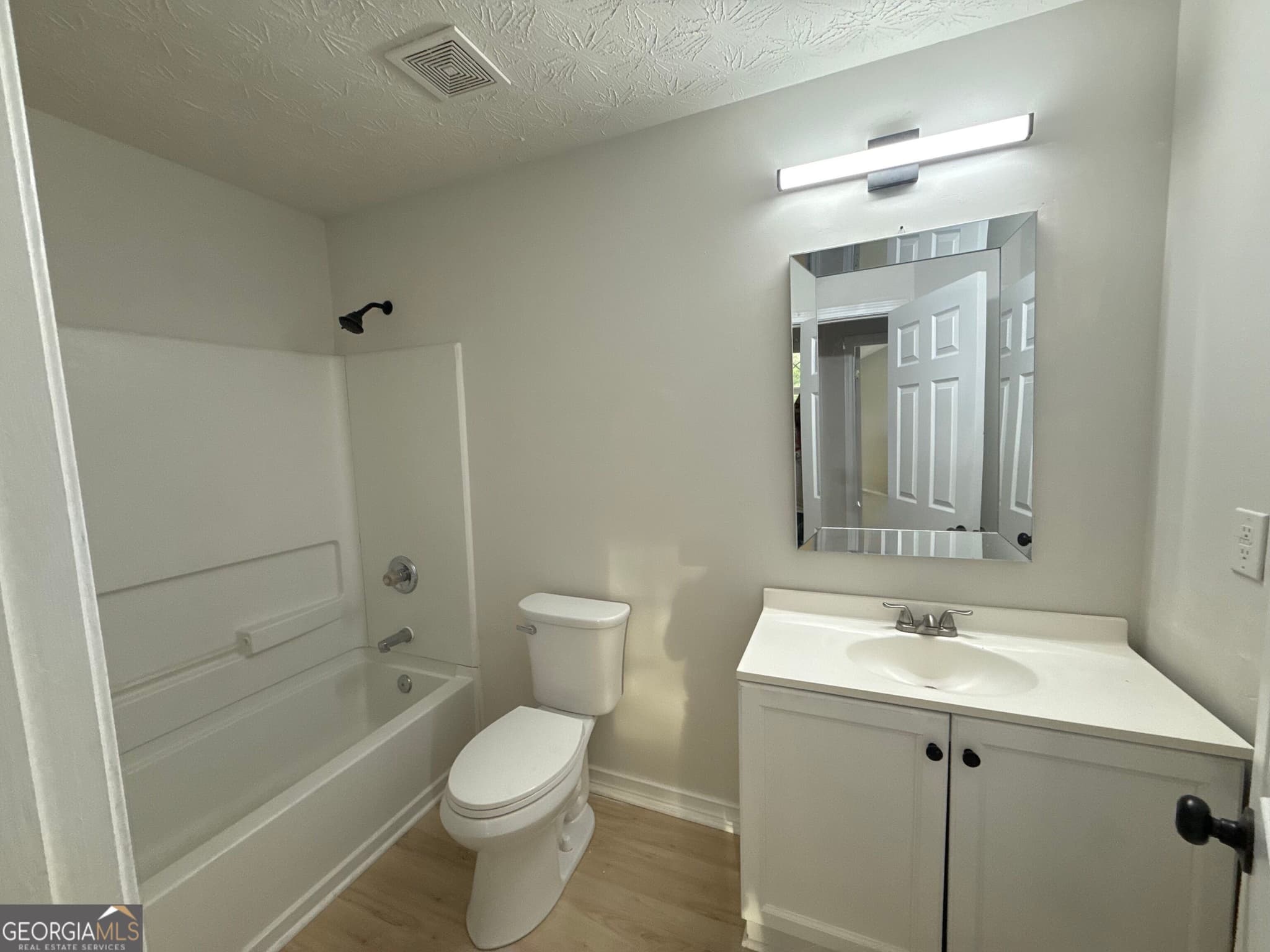 4 bedroom, 2 bathroom, 2,390 sq ft single family residence for sale at 180 Meadowbrook Court, Covington, GA 30016 — photo 7