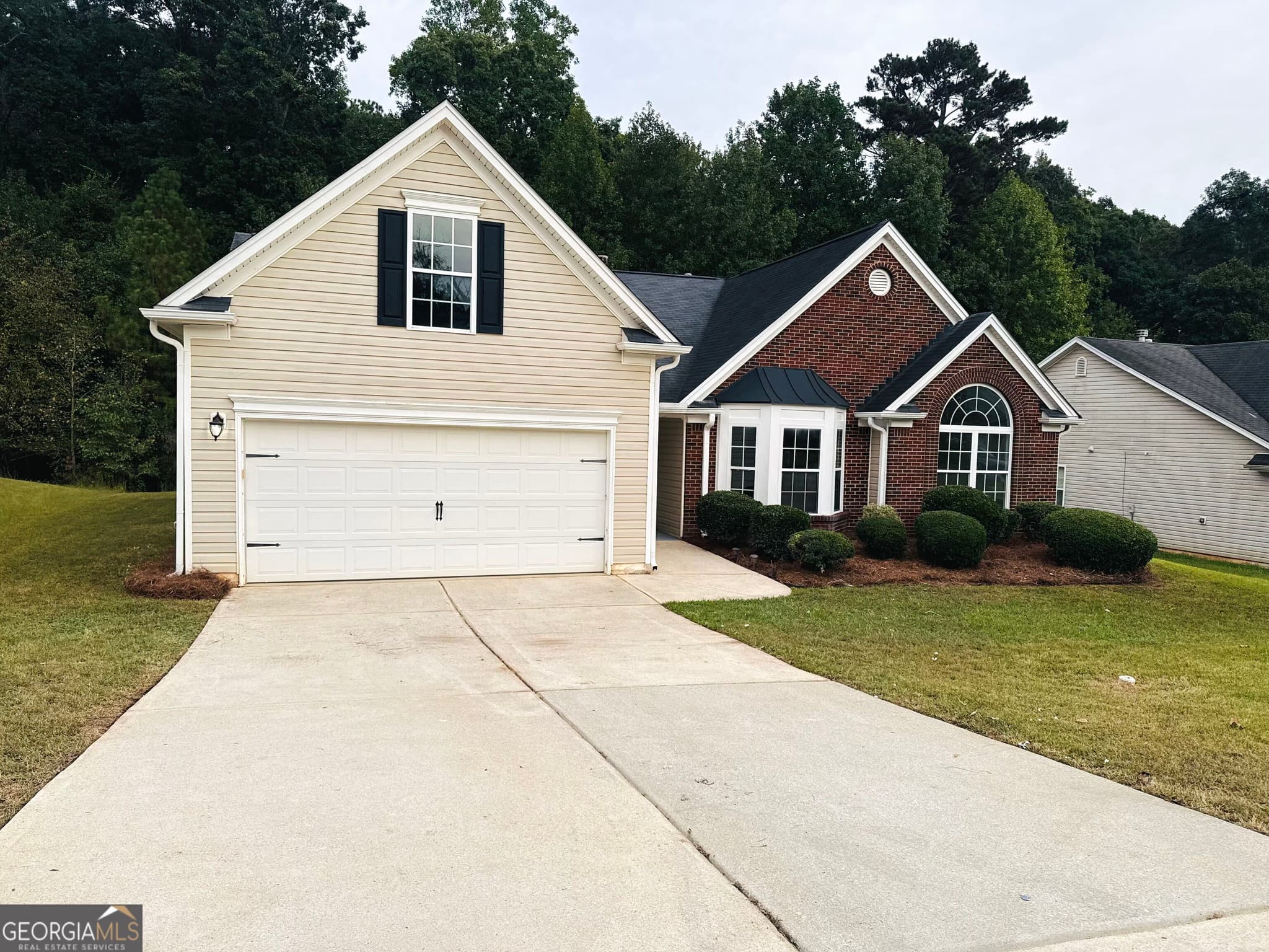4 bedroom, 2 bathroom, 2,390 sq ft single family residence for sale at 180 Meadowbrook Court, Covington, GA 30016 — photo 1 of 21