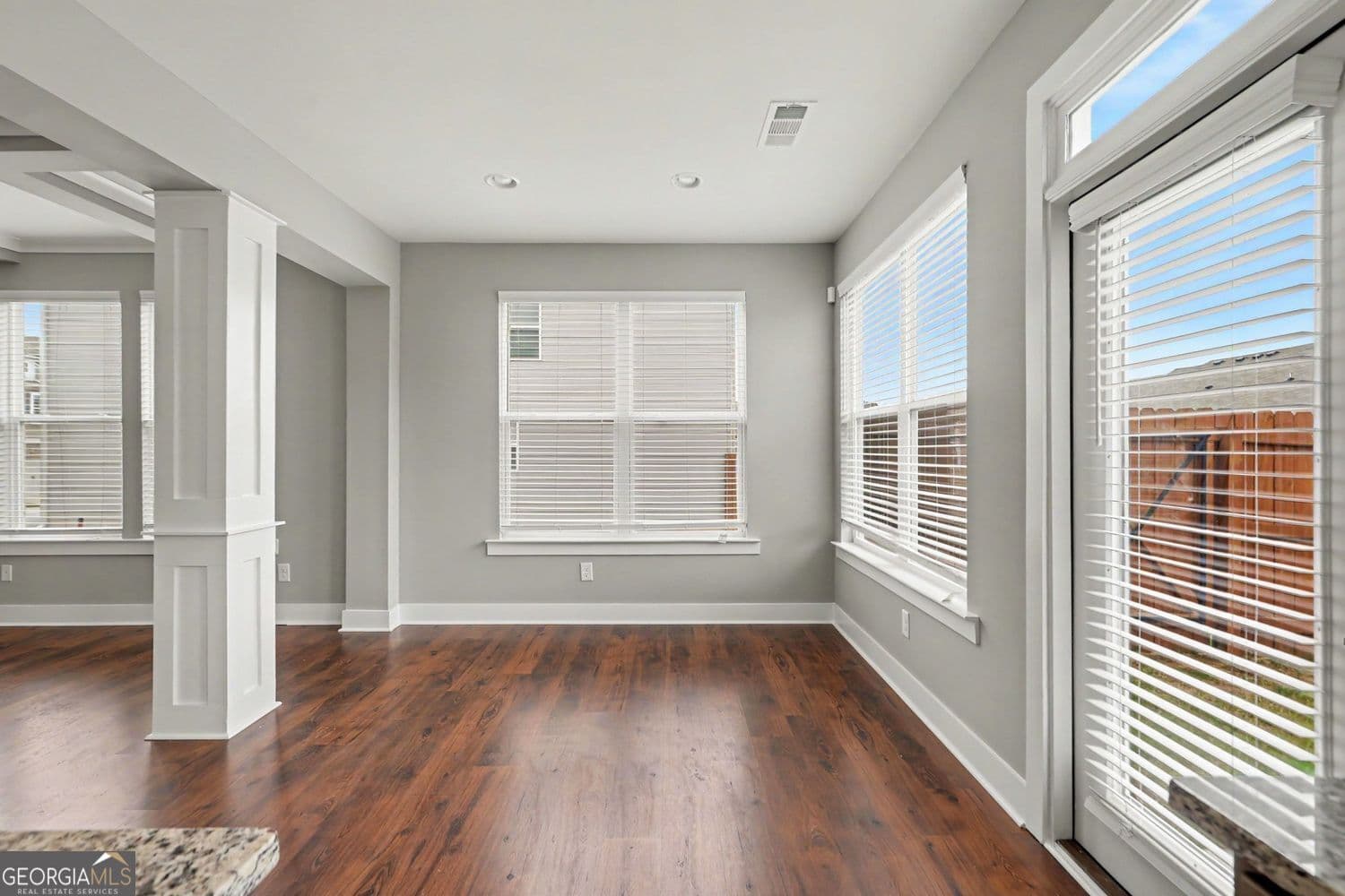 3 bedroom, 2.5 bathroom, 2,024 sq ft townhouse for sale at 7666 Squire Court, Fairburn, GA 30213 — photo 7