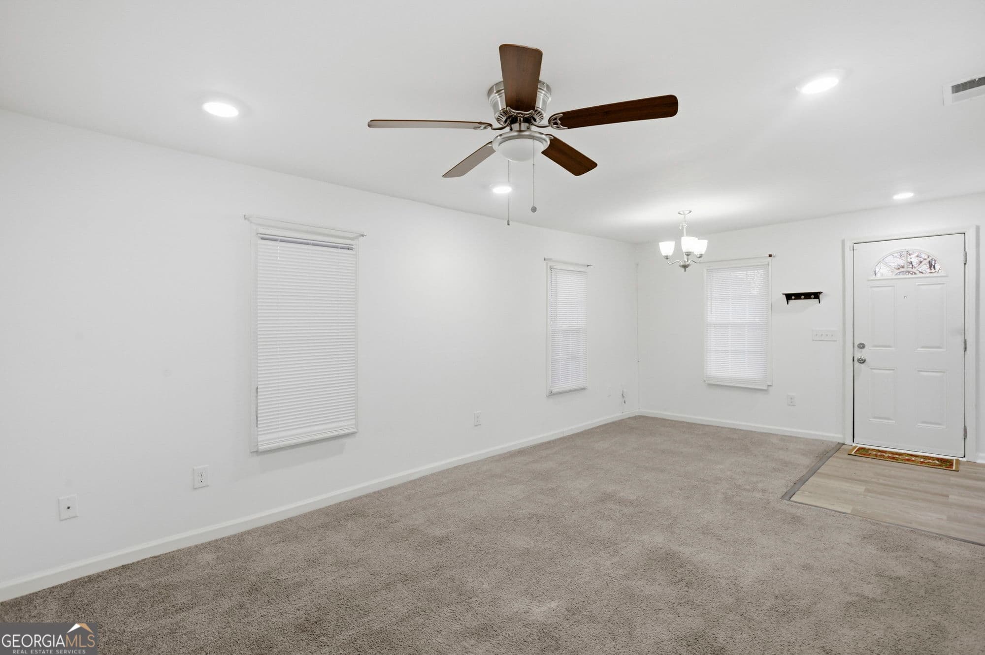 3 bedroom, 2 bathroom, 864 sq ft single family residence for sale at 716 W 48th Street, Savannah, GA 31405 — photo 2