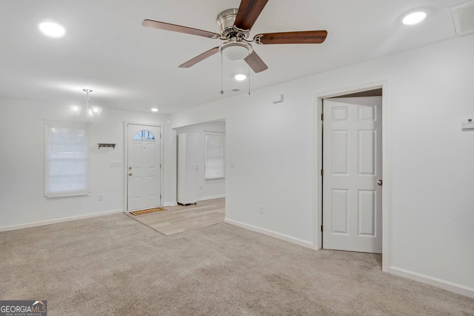 3 bedroom, 2 bathroom, 864 sq ft single family residence for sale at 716 W 48th Street, Savannah, GA 31405 — photo 3