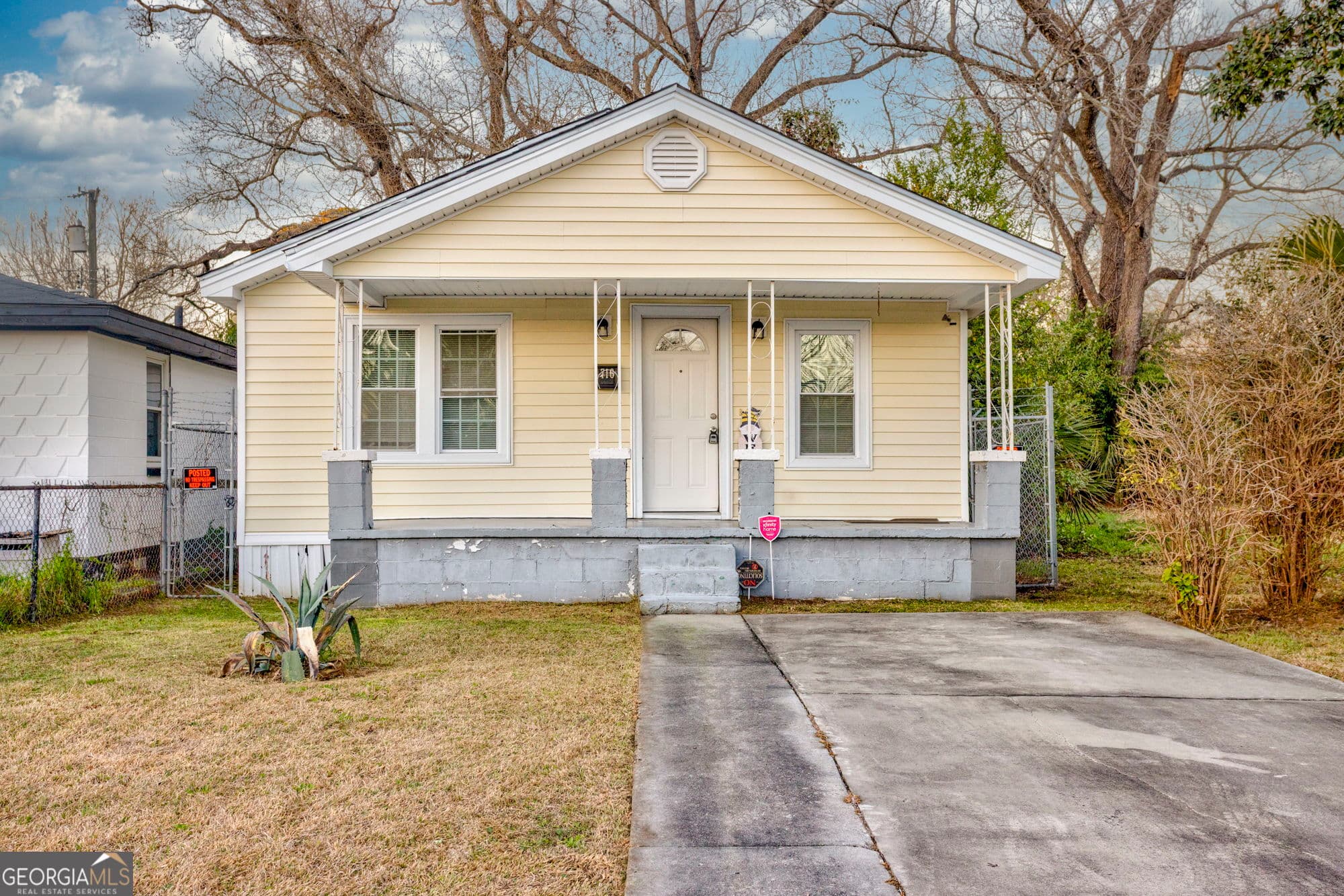 3 bedroom, 2 bathroom, 864 sq ft single family residence for sale at 716 W 48th Street, Savannah, GA 31405