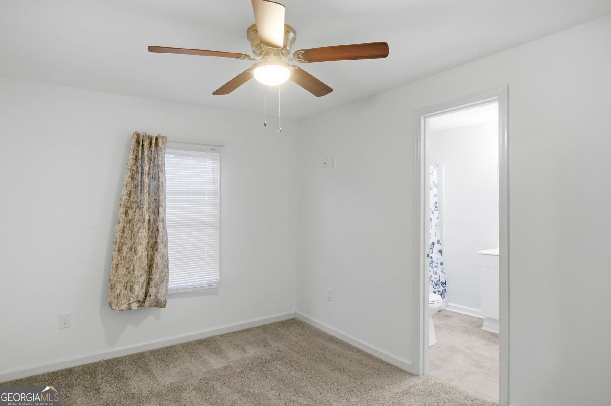 3 bedroom, 2 bathroom, 864 sq ft single family residence for sale at 716 W 48th Street, Savannah, GA 31405 — photo 8