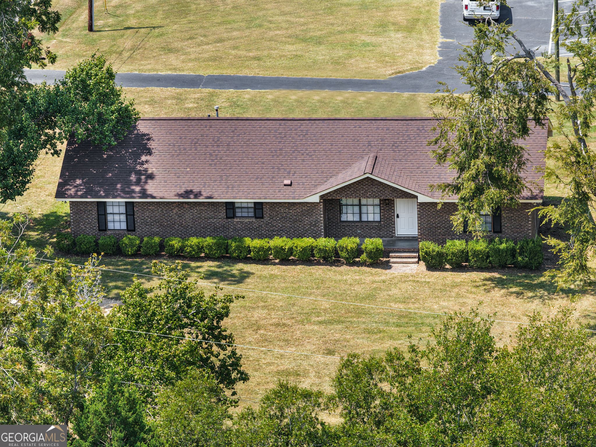 3 bedroom, 2 bathroom, 1,833 sq ft single family residence for sale at 133 S Richardson Street, Mount Vernon, GA 30445 — photo 2