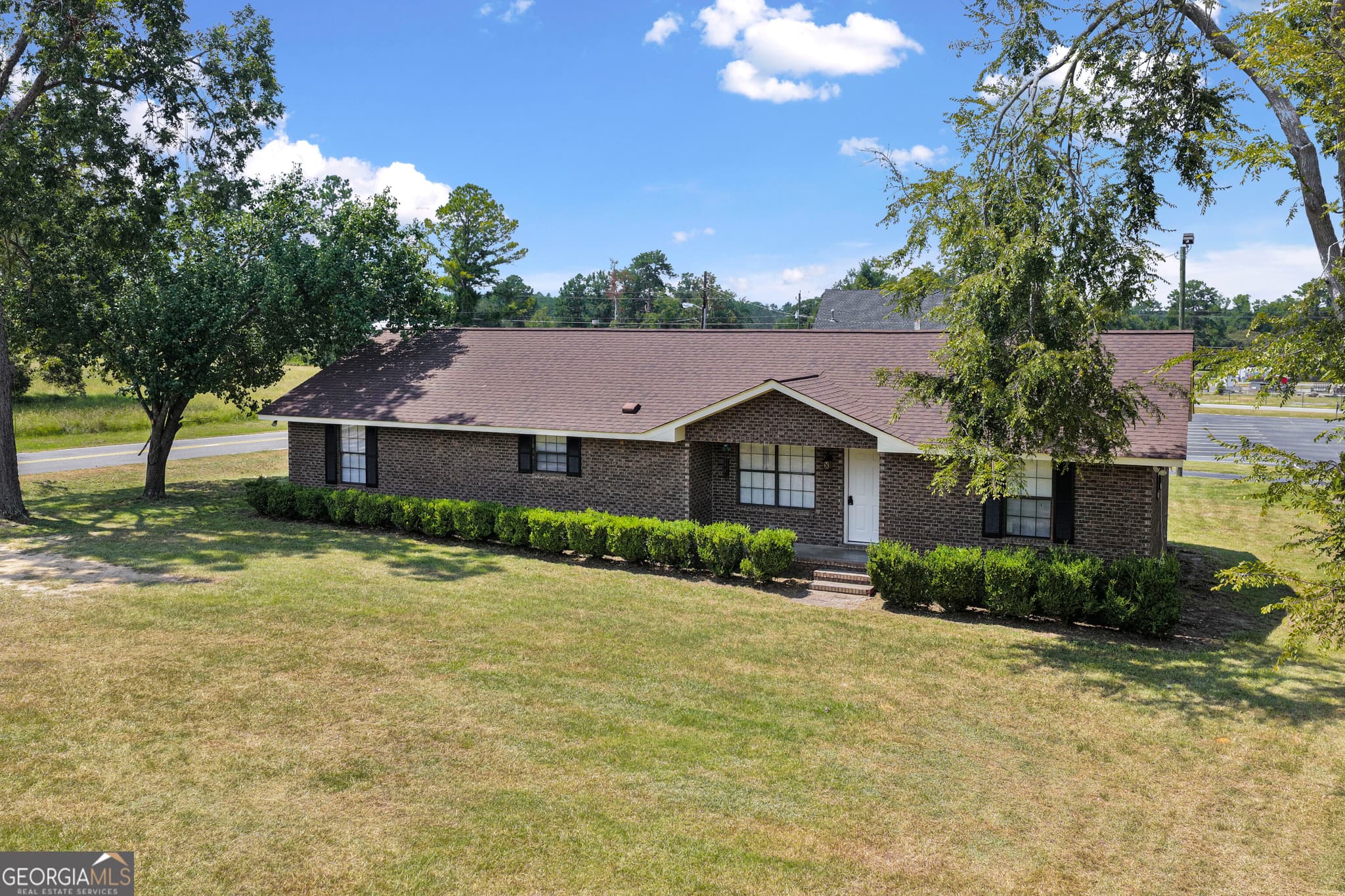 3 bedroom, 2 bathroom, 1,833 sq ft single family residence for sale at 133 S Richardson Street, Mount Vernon, GA 30445