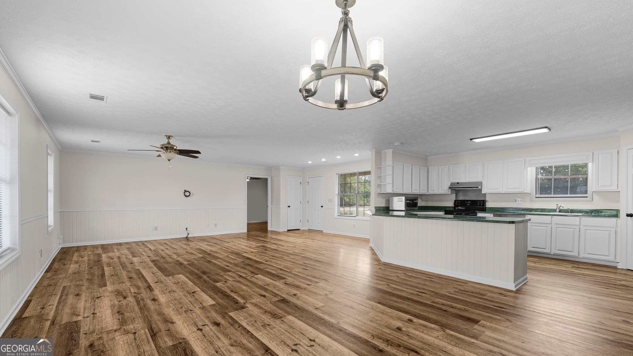 3 bedroom, 2 bathroom, 1,833 sq ft single family residence for sale at 133 S Richardson Street, Mount Vernon, GA 30445 — photo 10