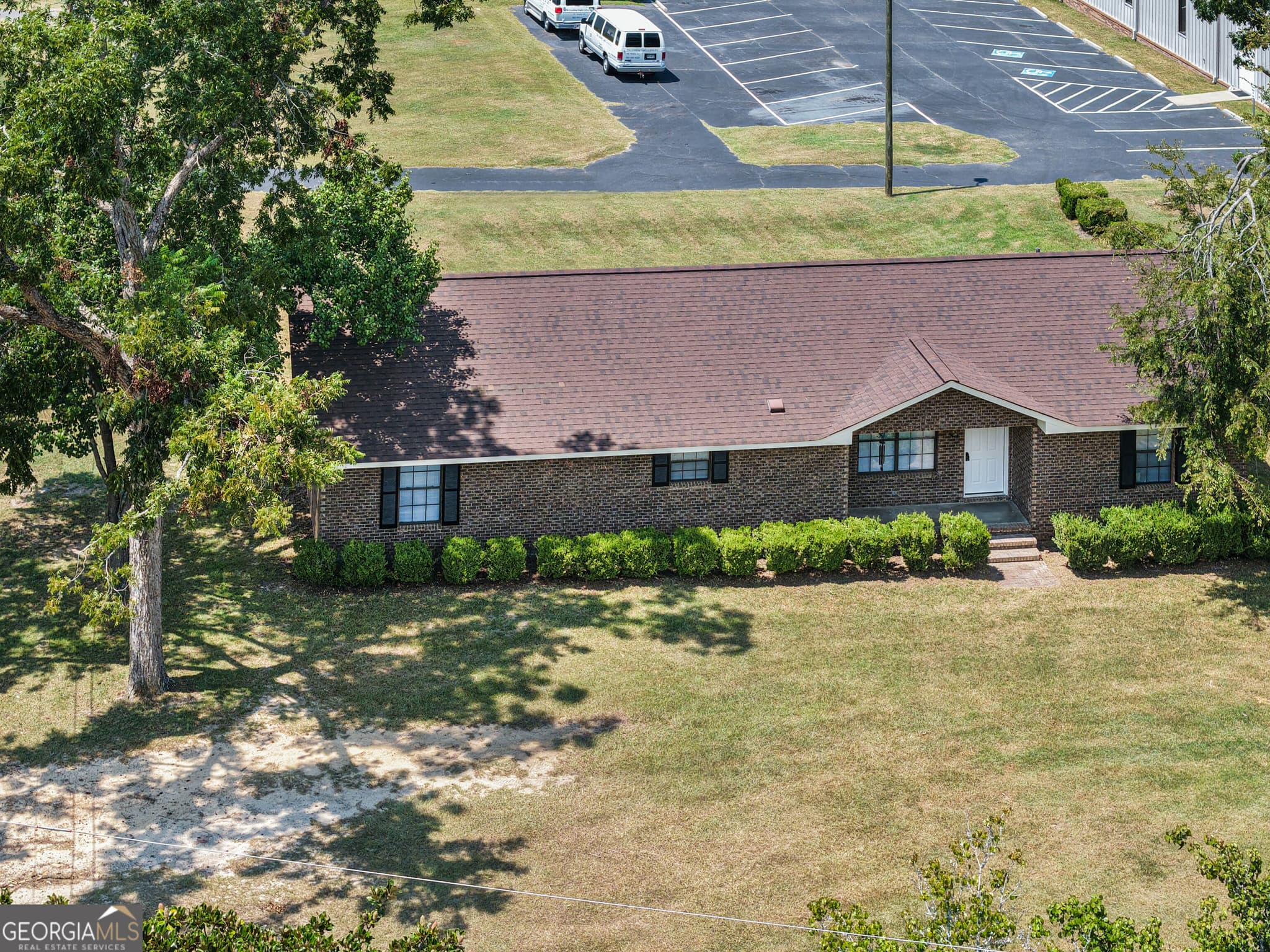 3 bedroom, 2 bathroom, 1,833 sq ft single family residence for sale at 133 S Richardson Street, Mount Vernon, GA 30445 — photo 4