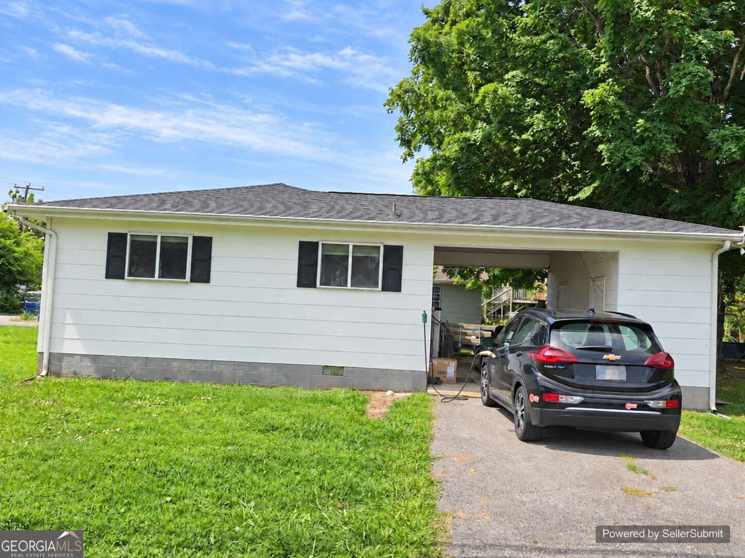 3 bedroom, 1.5 bathroom, 1,056 sq ft single family residence for sale at 1110 Henderson Avenue, Rossville, GA 30741 — photo 2