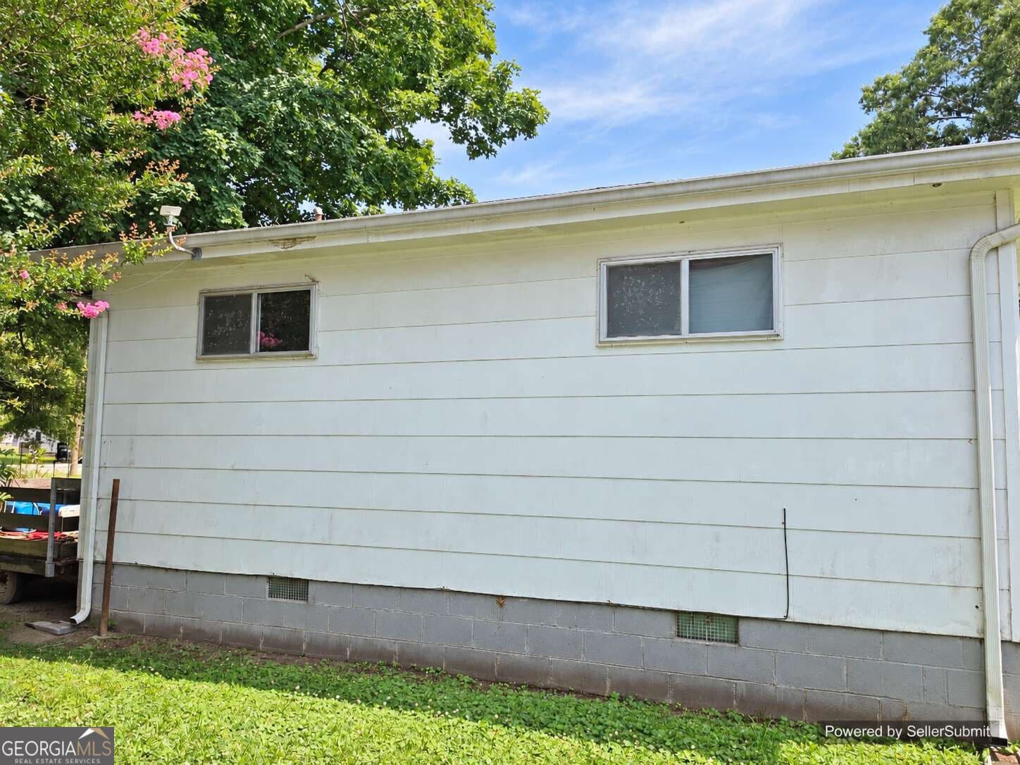 3 bedroom, 1.5 bathroom, 1,056 sq ft single family residence for sale at 1110 Henderson Avenue, Rossville, GA 30741 — photo 4