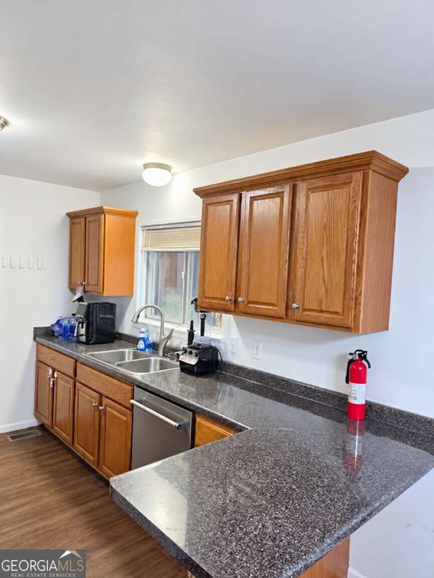 3 bedroom, 1.5 bathroom, 1,056 sq ft single family residence for sale at 1110 Henderson Avenue, Rossville, GA 30741 — photo 8