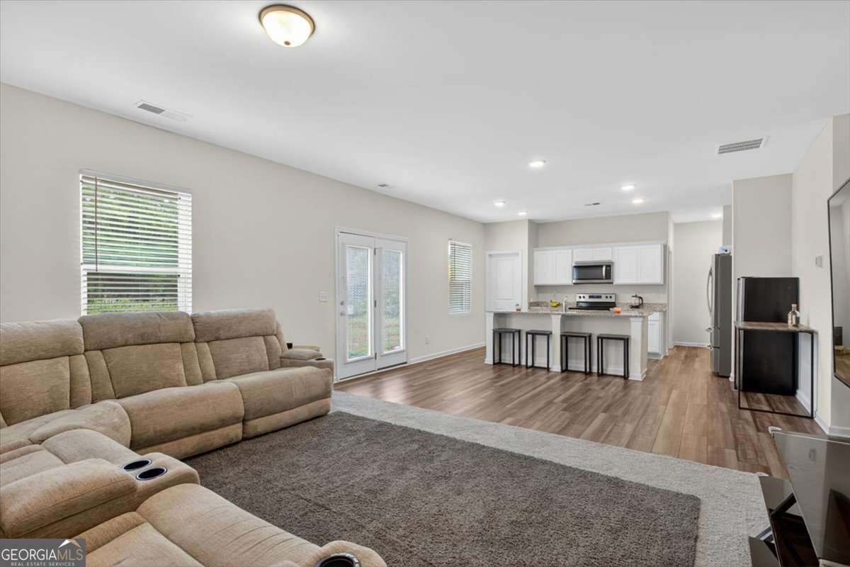 4 bedroom, 2.5 bathroom, 2,132 sq ft single family residence for sale at 169 Verona Drive, Cartersville, GA 30120 — photo 2