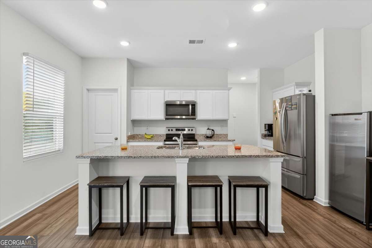 4 bedroom, 2.5 bathroom, 2,132 sq ft single family residence for sale at 169 Verona Drive, Cartersville, GA 30120 — photo 4