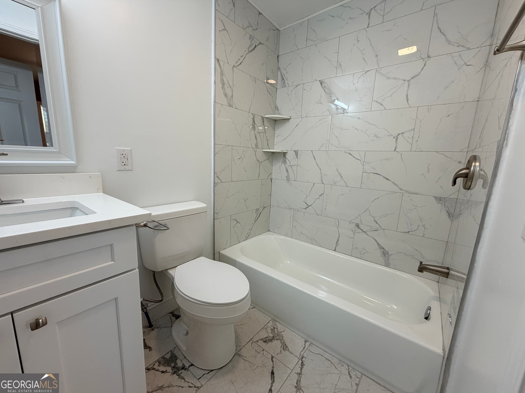 3 bedroom, 2 bathroom, 836 sq ft single family residence for sale at 412 Holloway Avenue, Albany, GA 31701 — photo 8