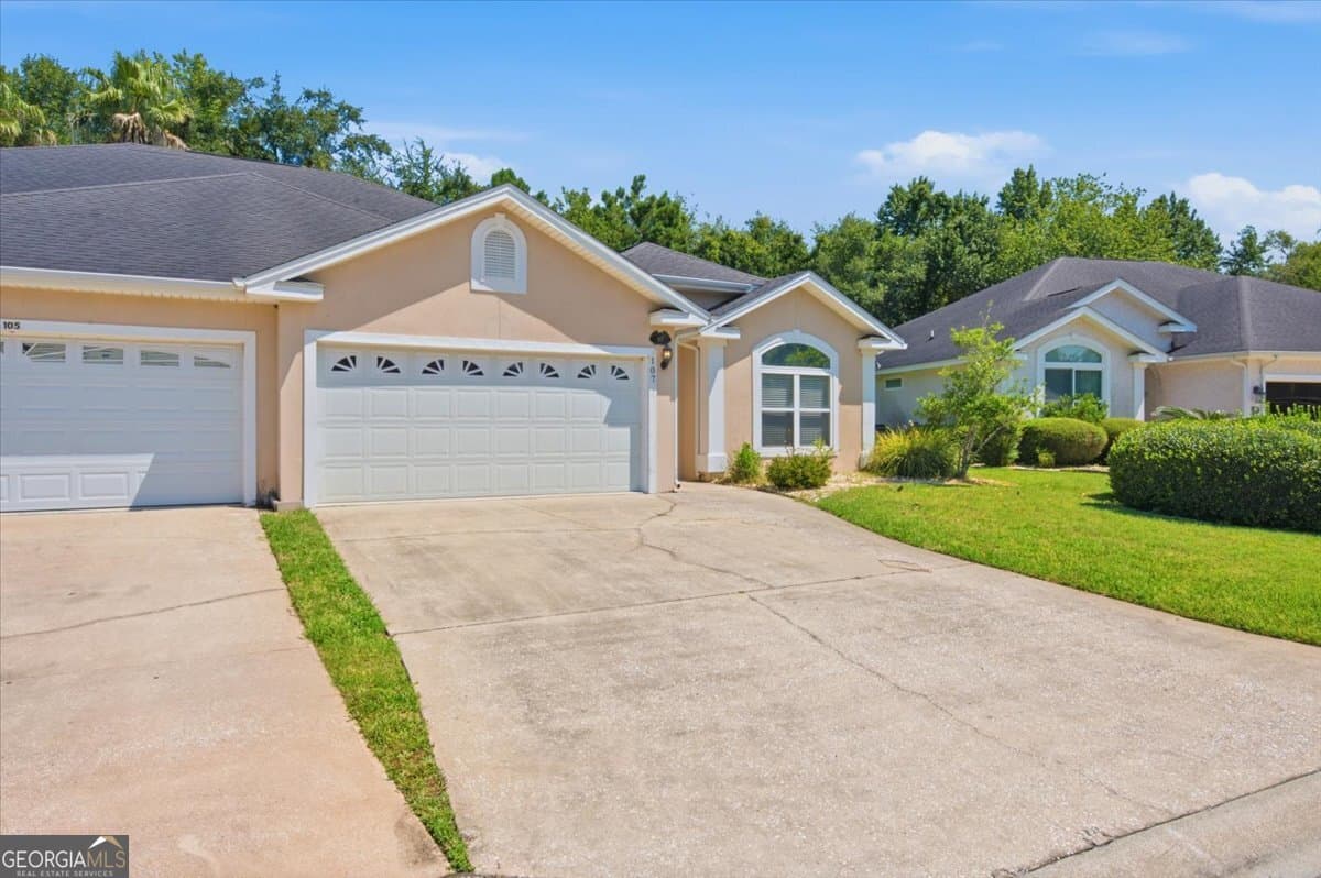 3 bedroom, 2 bathroom, 1,817 sq ft single family residence for sale at 107 Renee Drive, Kingsland, GA 31548 — photo 2