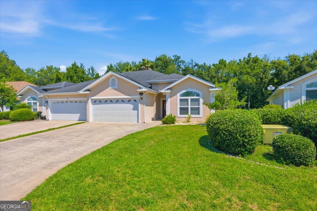3 bedroom, 2 bathroom, 1,817 sq ft single family residence for sale at 107 Renee Drive, Kingsland, GA 31548 — photo 3