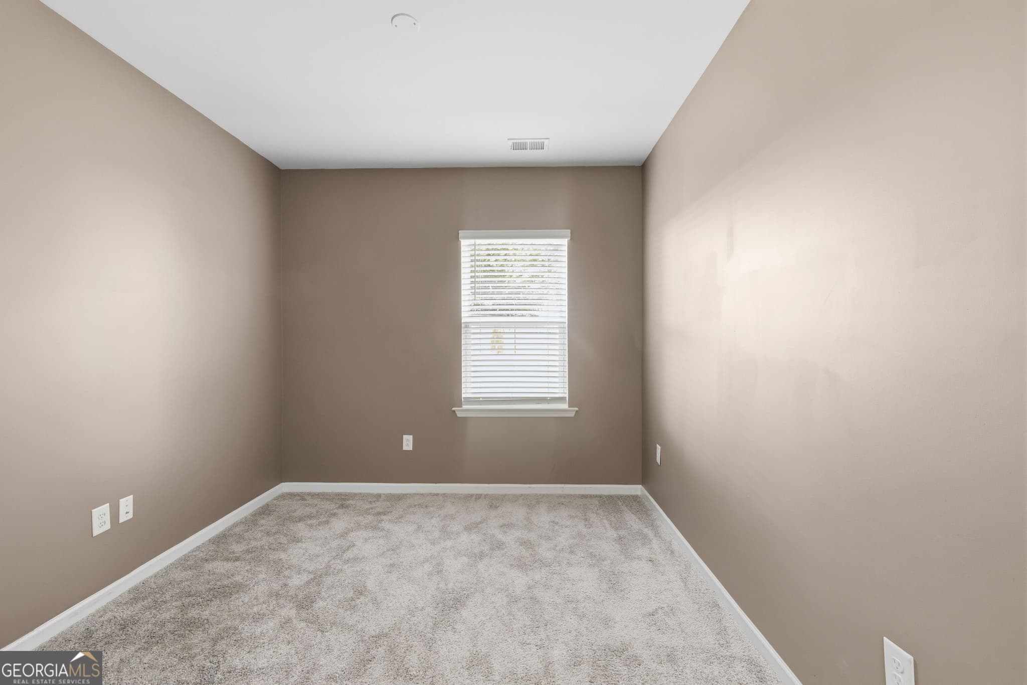 4 bedroom, 2.5 bathroom single family residence for rent at 800 Royal Red Court, Mcdonough, GA 30253 for $2,850 a month — photo 7