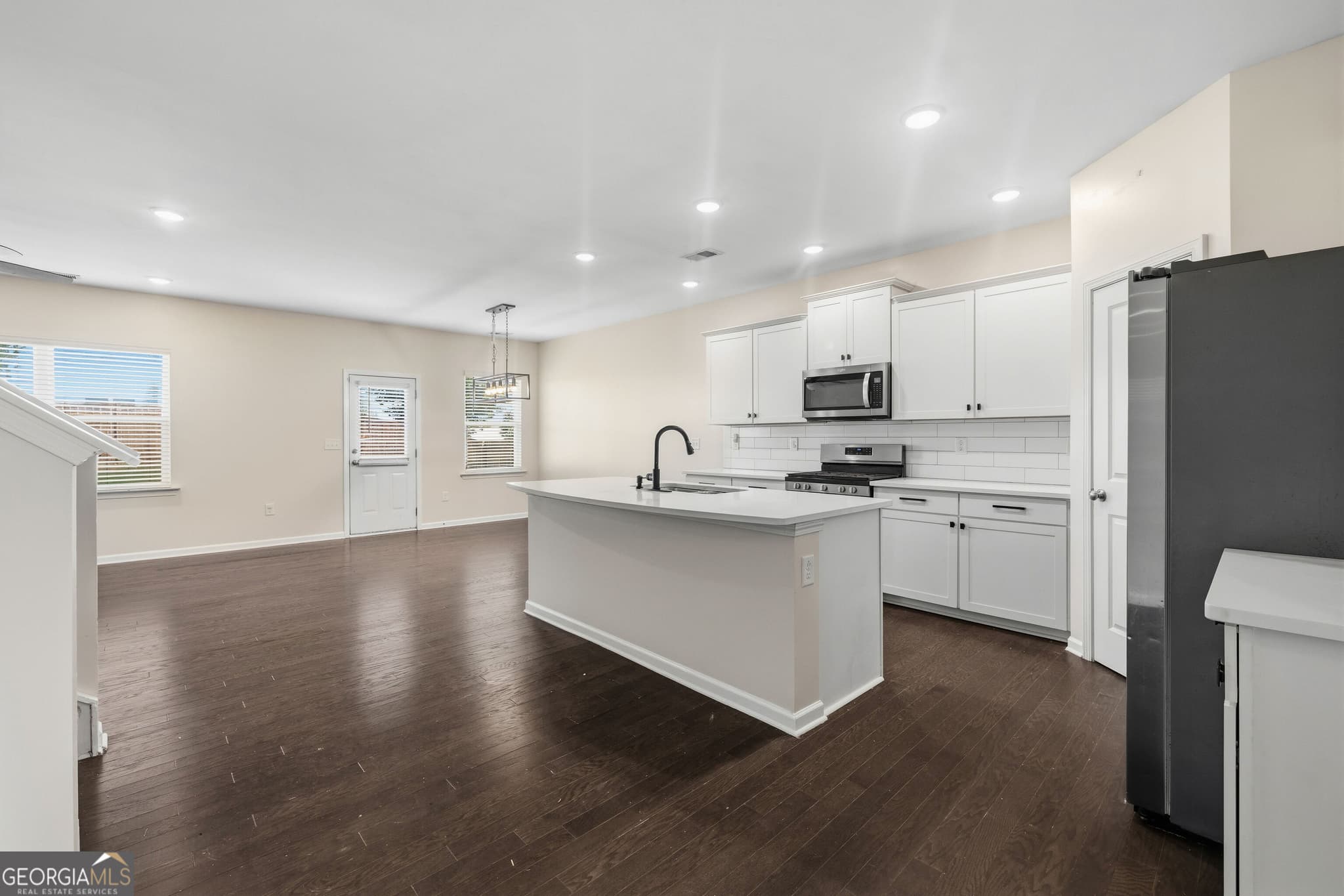 4 bedroom, 2.5 bathroom single family residence for rent at 800 Royal Red Court, Mcdonough, GA 30253 for $2,850 a month — photo 4