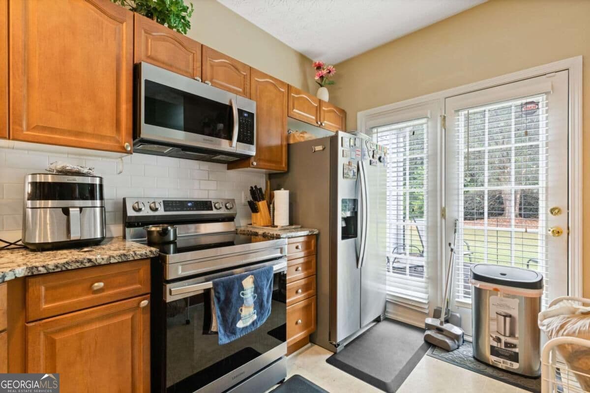 2 bedroom, 2.5 bathroom, 1,654 sq ft condominium for sale at 951 Pike Forest Drive, Lawrenceville, GA 30045 — photo 7
