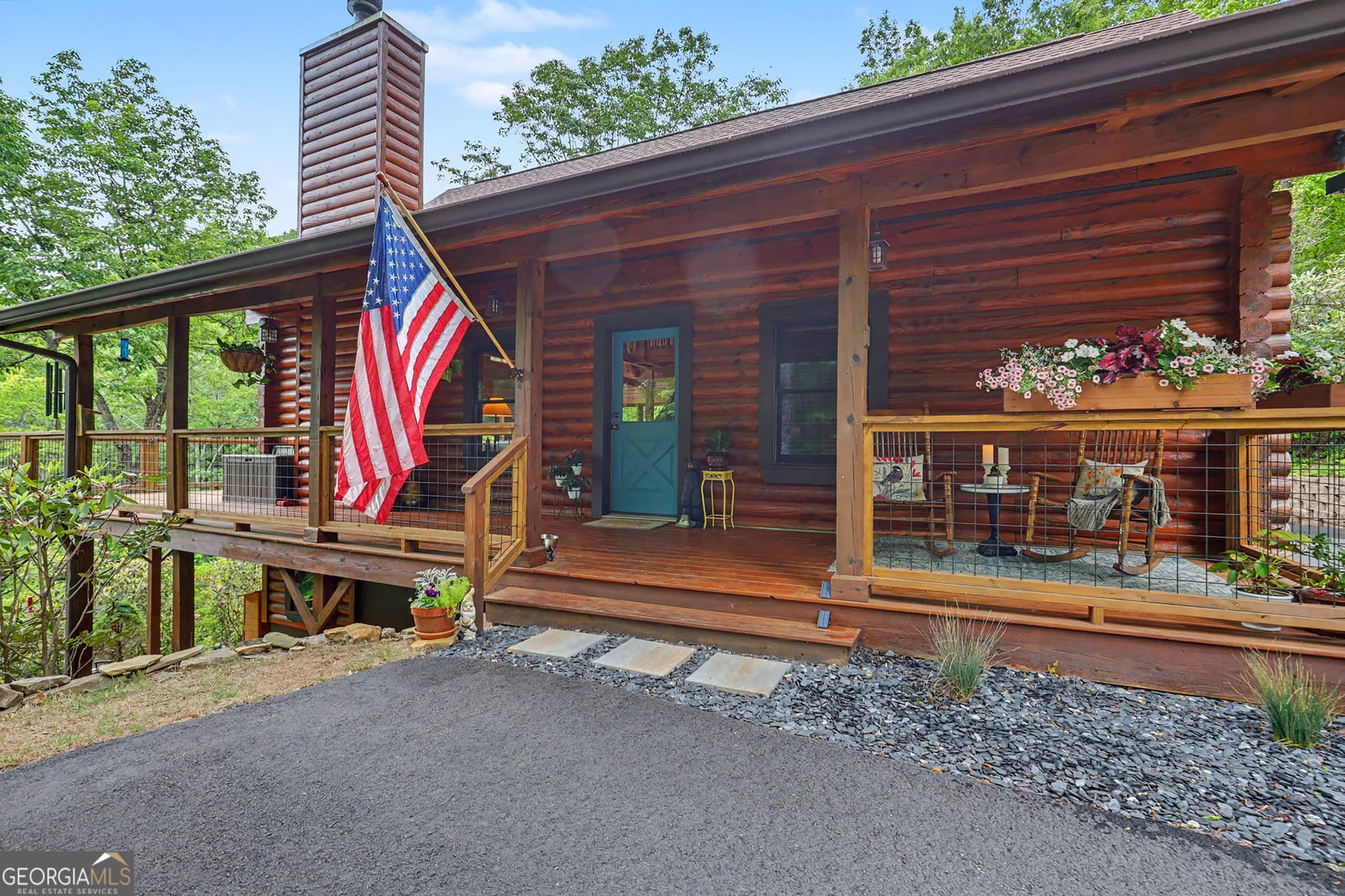 3 bedroom, 3 bathroom, 2,448 sq ft cabin,single family residence for sale at 481 Top O Pinnacle Drive, Clayton, GA 30525 — photo 3