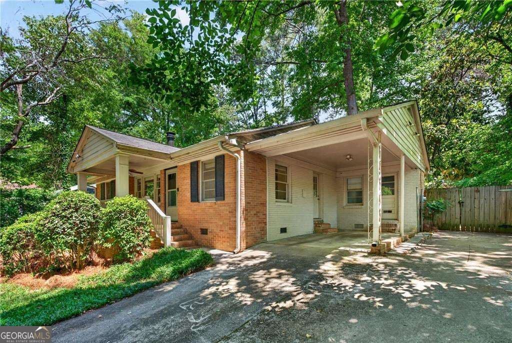2 bedroom, 1 bathroom, 1,069 sq ft single family residence for sale at 1844 Georgiana Drive, Atlanta, GA 30329 — photo 2