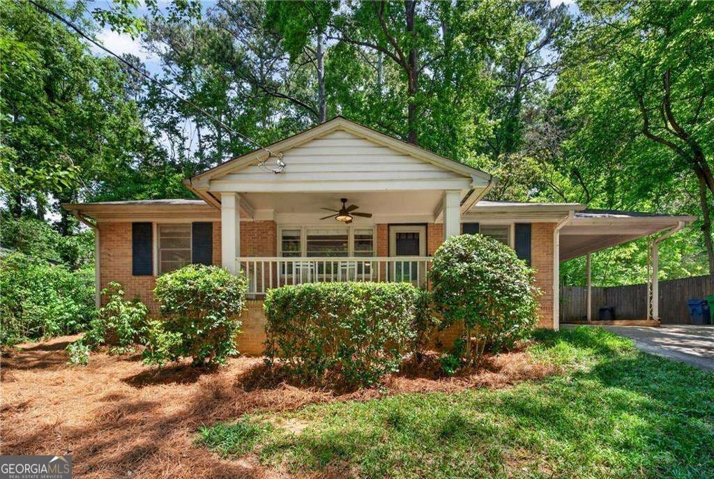 2 bedroom, 1 bathroom, 1,069 sq ft single family residence for sale at 1844 Georgiana Drive, Atlanta, GA 30329 — photo 1 of 17