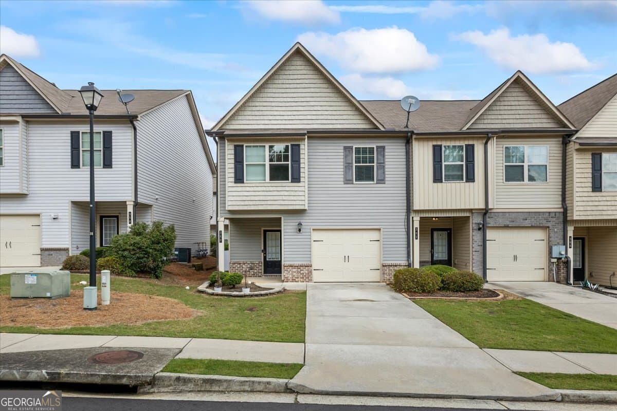 3 bedroom, 3 bathroom, 1,840 sq ft townhouse sold at 360 Turtle Creek Drive, Winder, GA 30680